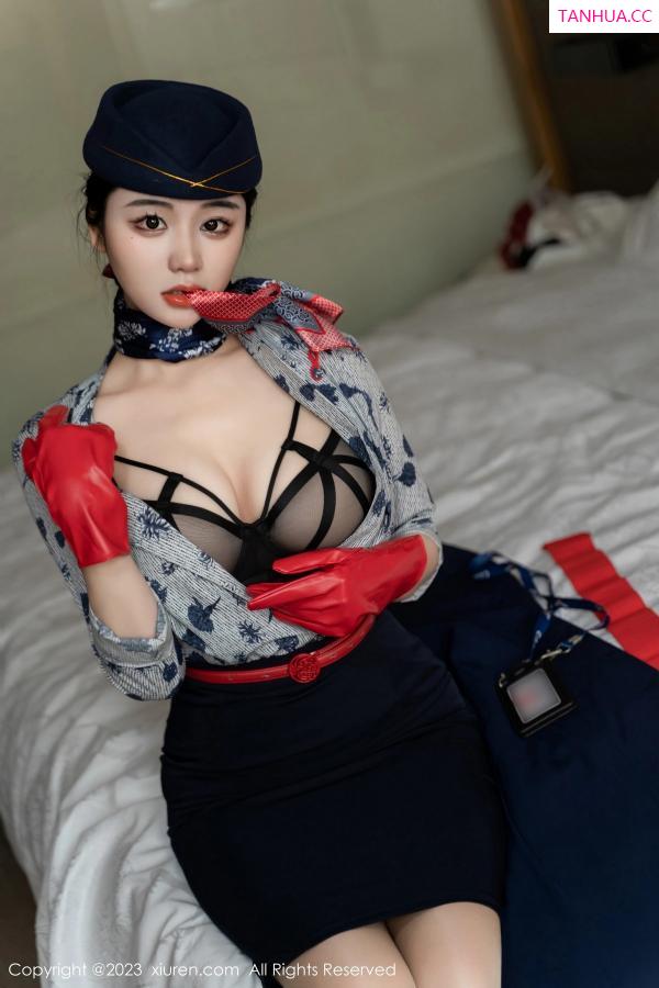   [XiuRen]高清写真图 2023.05.24 No.6790 汐汐爱吃草莓 制服美臀第18张图片